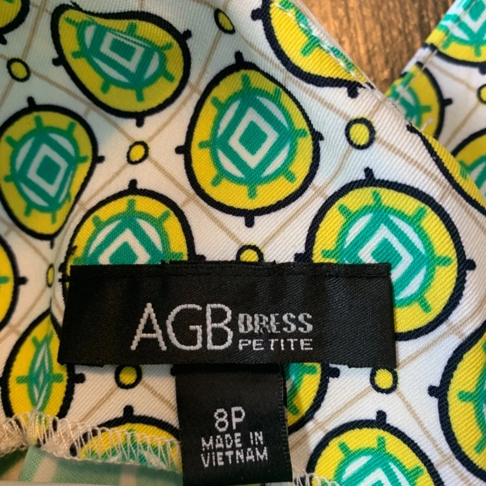 AGB petites contrasting back bow dress. Worn‎ 2x